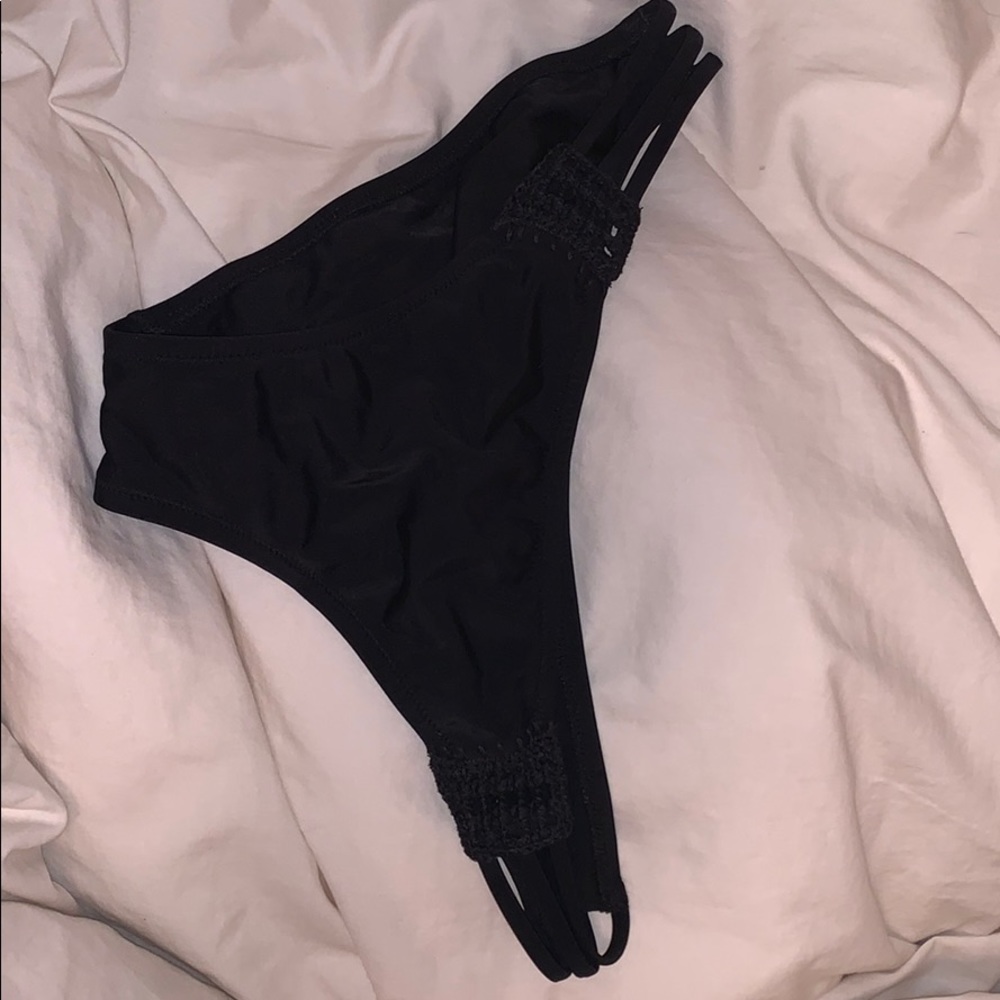 black victoria secret bikini bottoms